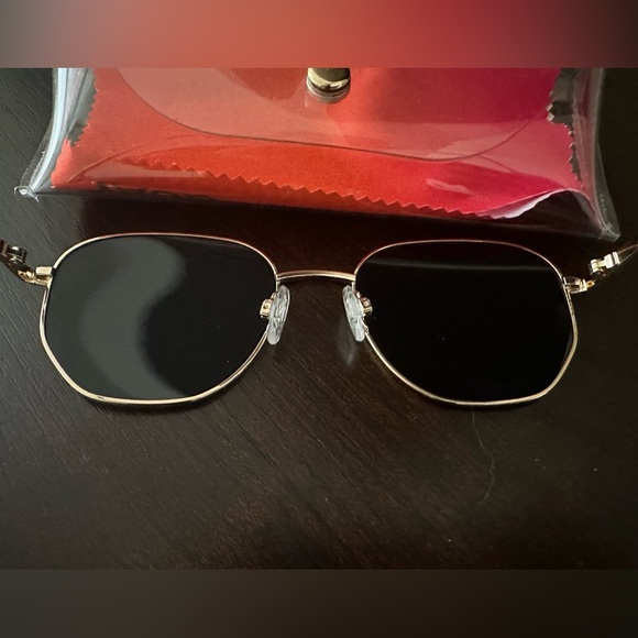 Quay Sunglasses - Big Time - Picture 2 of 4